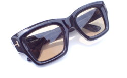 調光レンズ搭載サングラス｜TOM FORD(トムフォード) TF1154