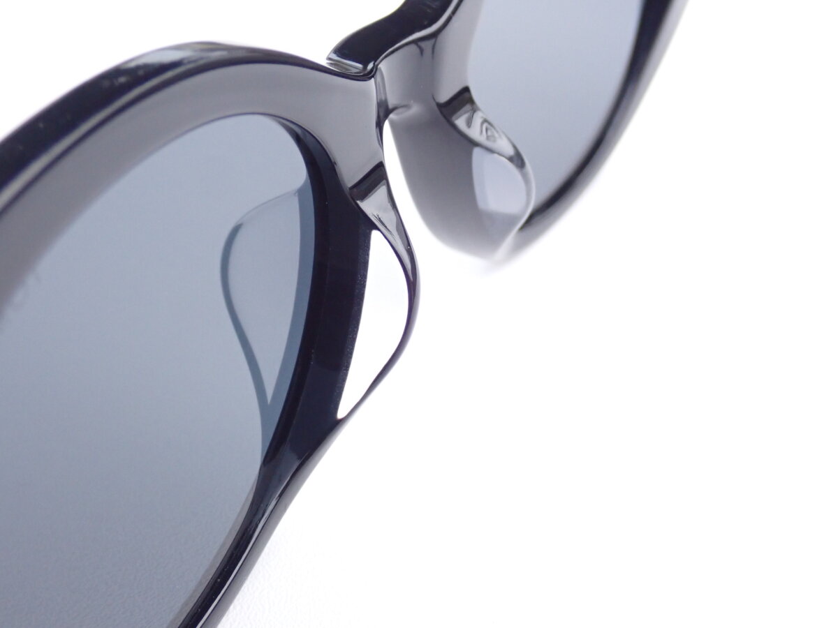 レトロなオーバルシェイプサングラス|TOMFORD(トムフォード)「TF1172K」-TOM FORD