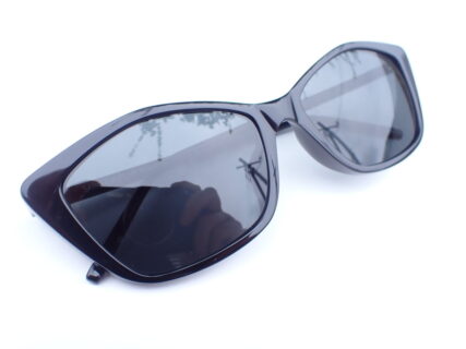 大胆なキャッツアイシェイプ｜SAINT LAURENT（サンローラン）「SL775/F」