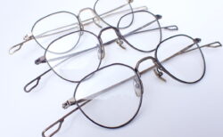 シンプルなクラウンパントメタルフレーム｜999.9(フォーナインズ) S-628T