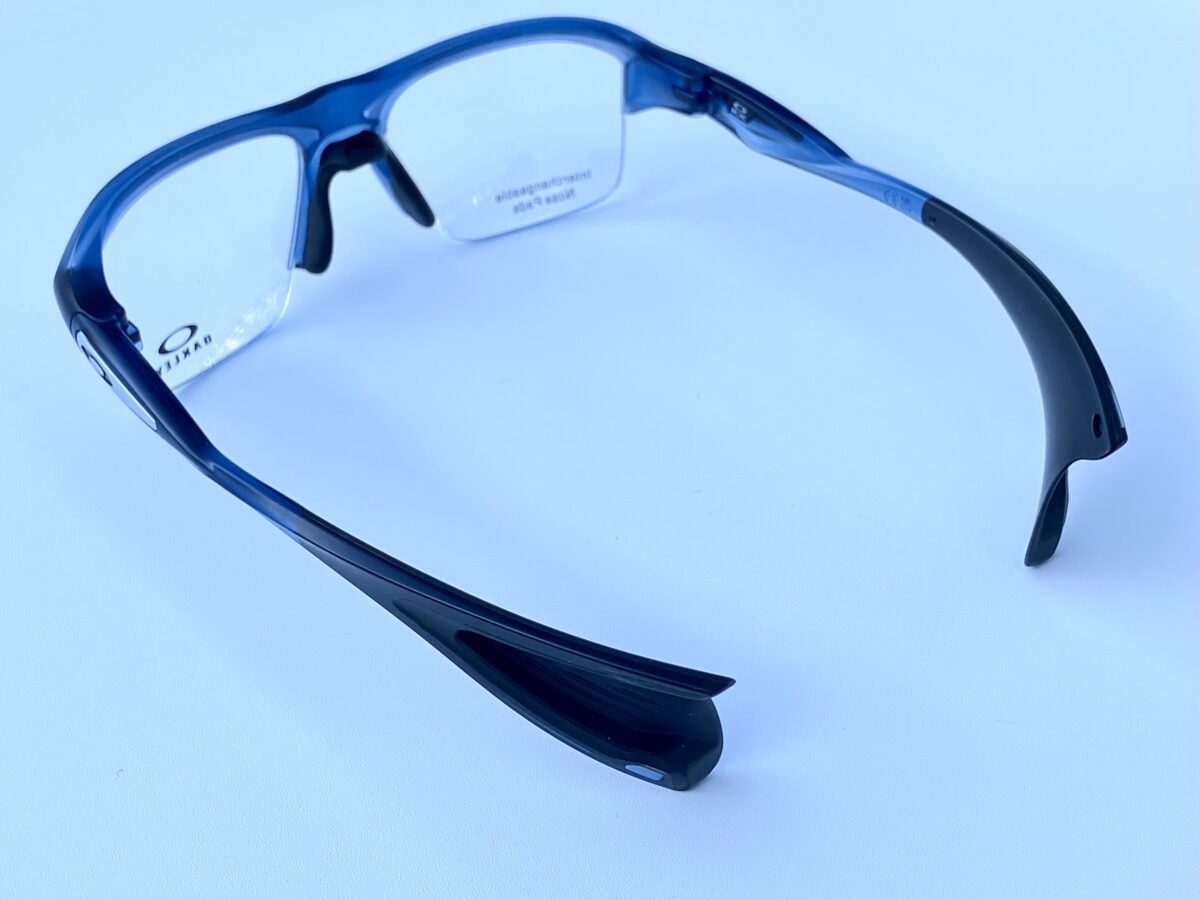 癖のあるのがクセになる?|オークリー(OAKLEY)「Stunt Glider:OX8198」-OAKLEY