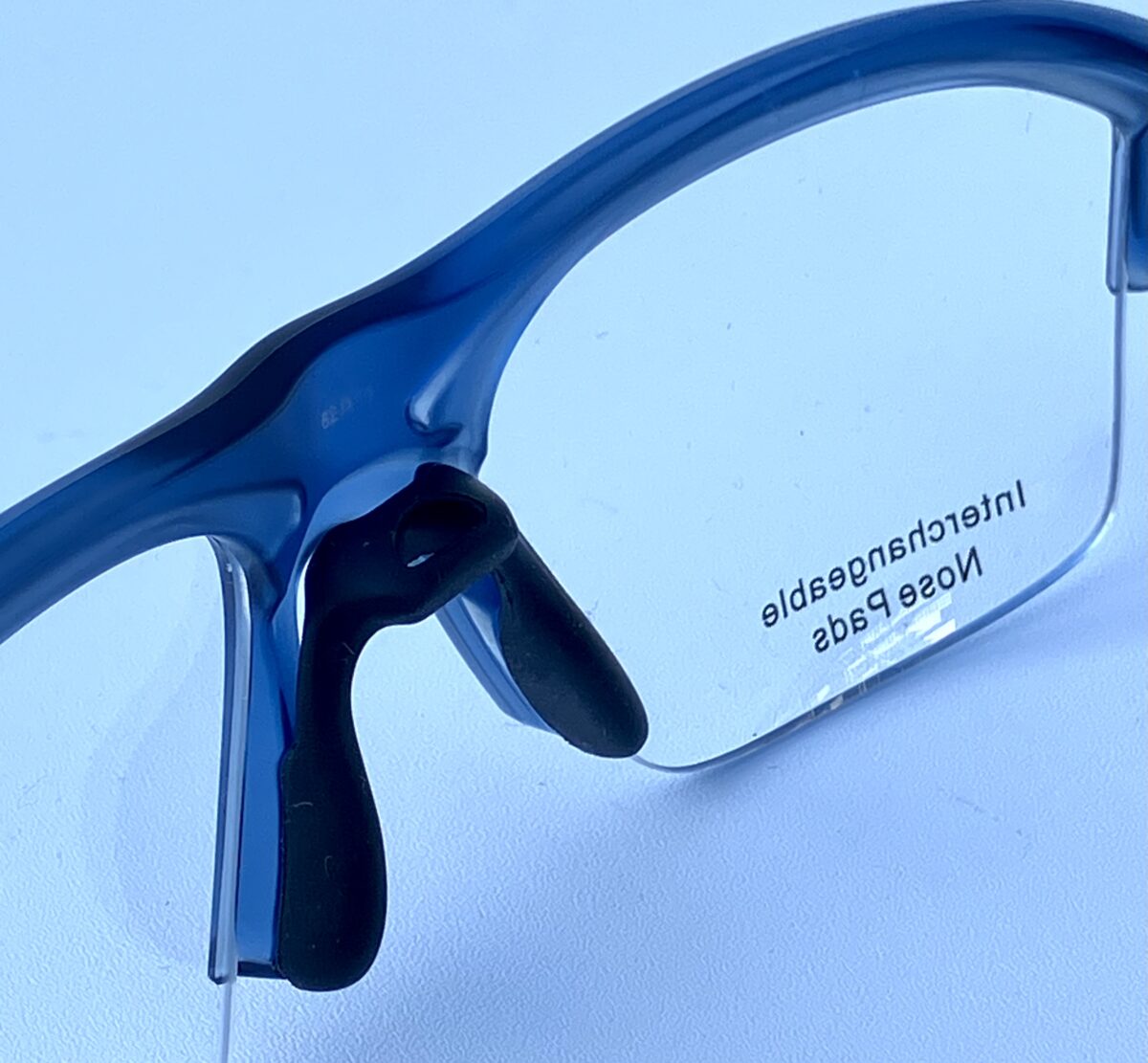 癖のあるのがクセになる?|オークリー(OAKLEY)「Stunt Glider:OX8198」-OAKLEY