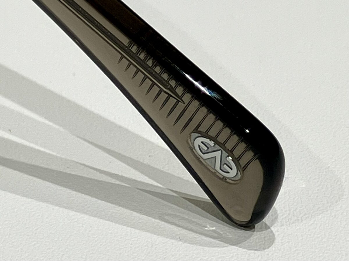 大胆なFLIP UP(跳ね上げ)仕様|アイヴァン(EYEVAN)「Sadler-FP」-EYEVAN