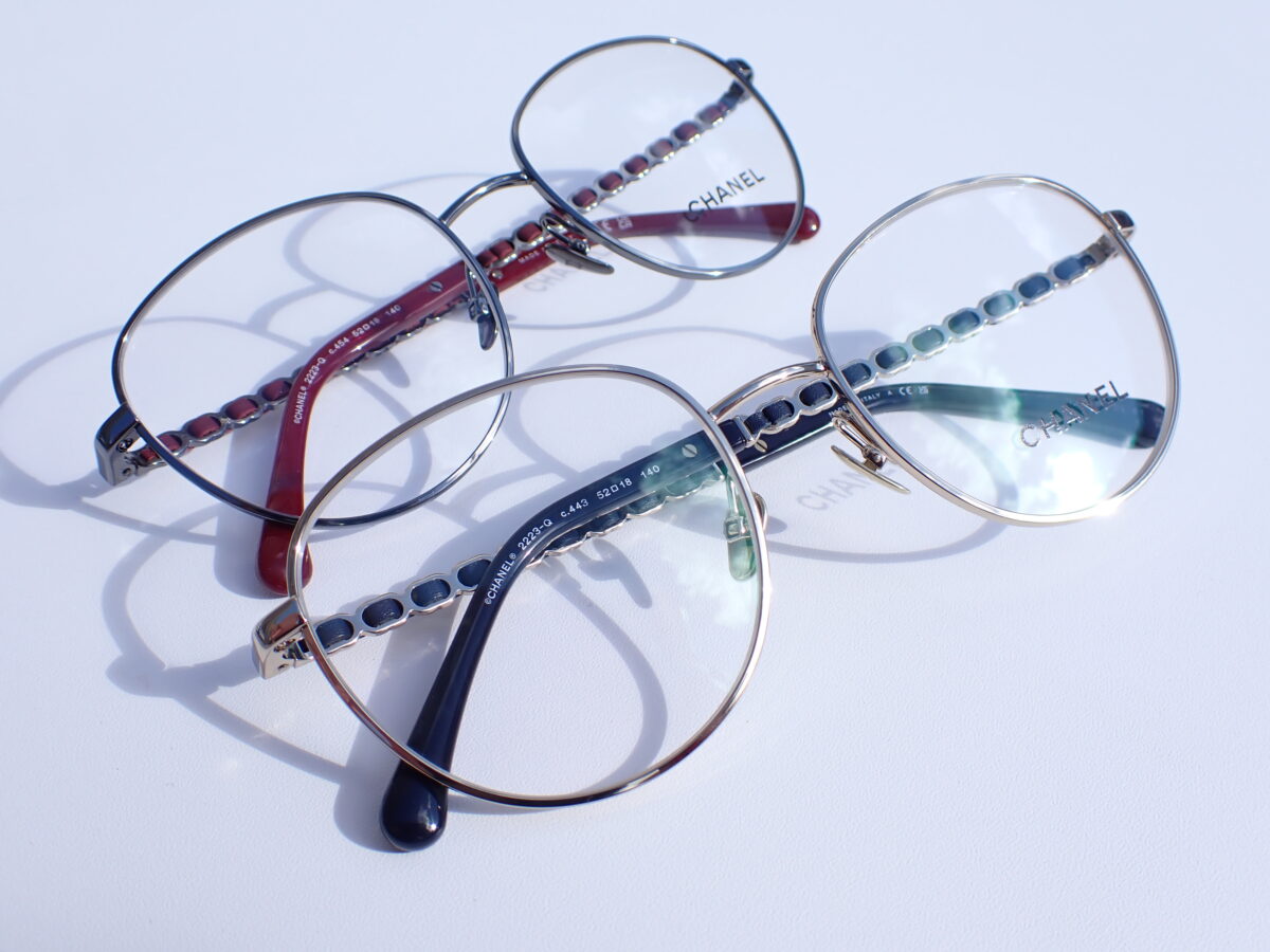 チェーンとメタルのパントシェイプフレーム｜CHANEL(シャネル) 2223Q-CHANEL 