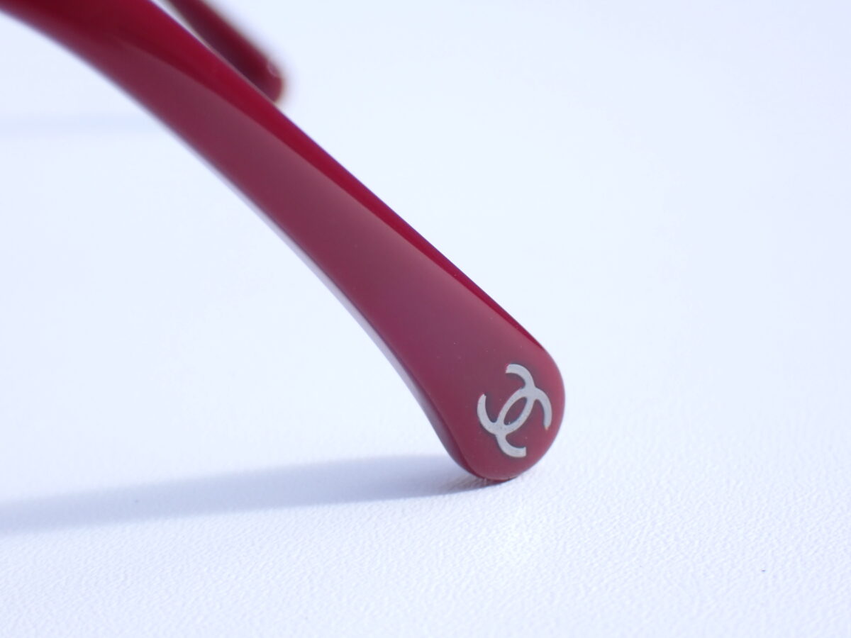 チェーンとメタルのパントシェイプフレーム｜CHANEL(シャネル) 2223Q-CHANEL 