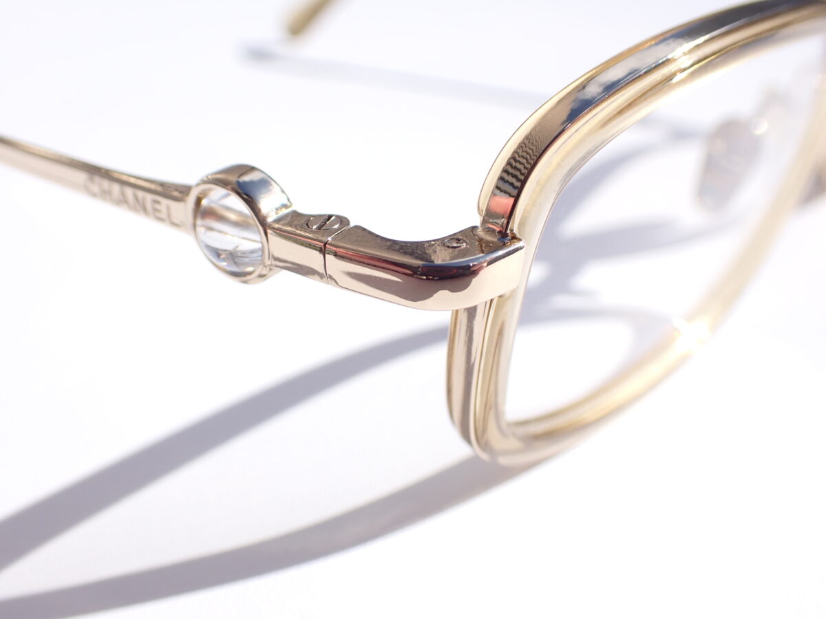 セルとメタルのコンビネーションフレーム｜CHANEL(シャネル) 2221-CHANEL 