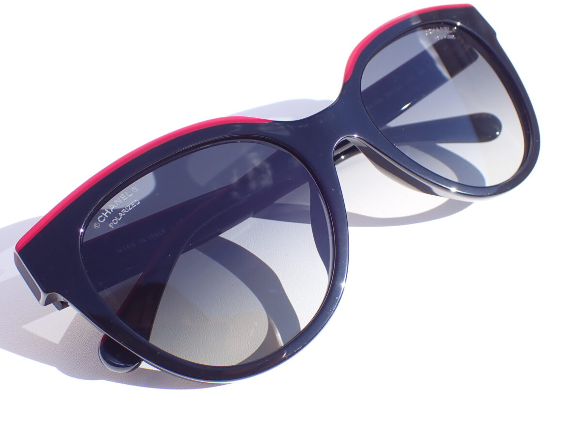 画像 ブラック×レッドのビビットカラーサングラス|CHANEL(シャネル) 5414A-CHANEL
