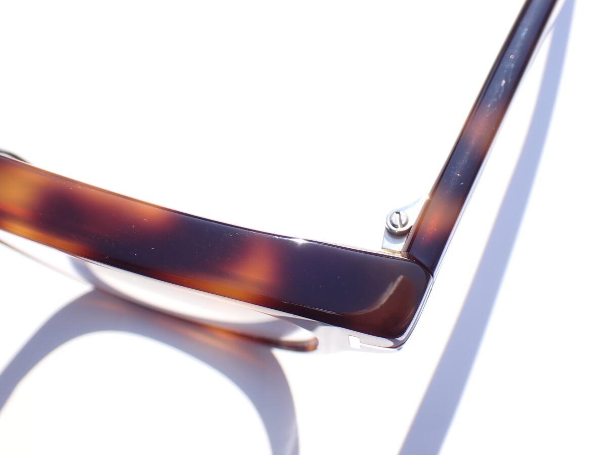 ボリューム感のあるセルフレーム｜TOM RORD(トムフォード) TF6071DB-TOM FORD 