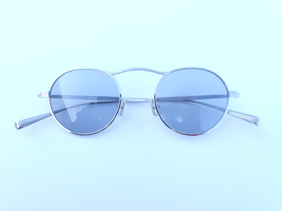 彫刻とラインが美しいメガネ|EYEVAN(アイヴァン)「Safari」-EYEVAN