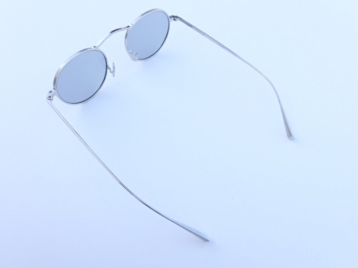 彫刻とラインが美しいメガネ|EYEVAN(アイヴァン)「Safari」-EYEVAN