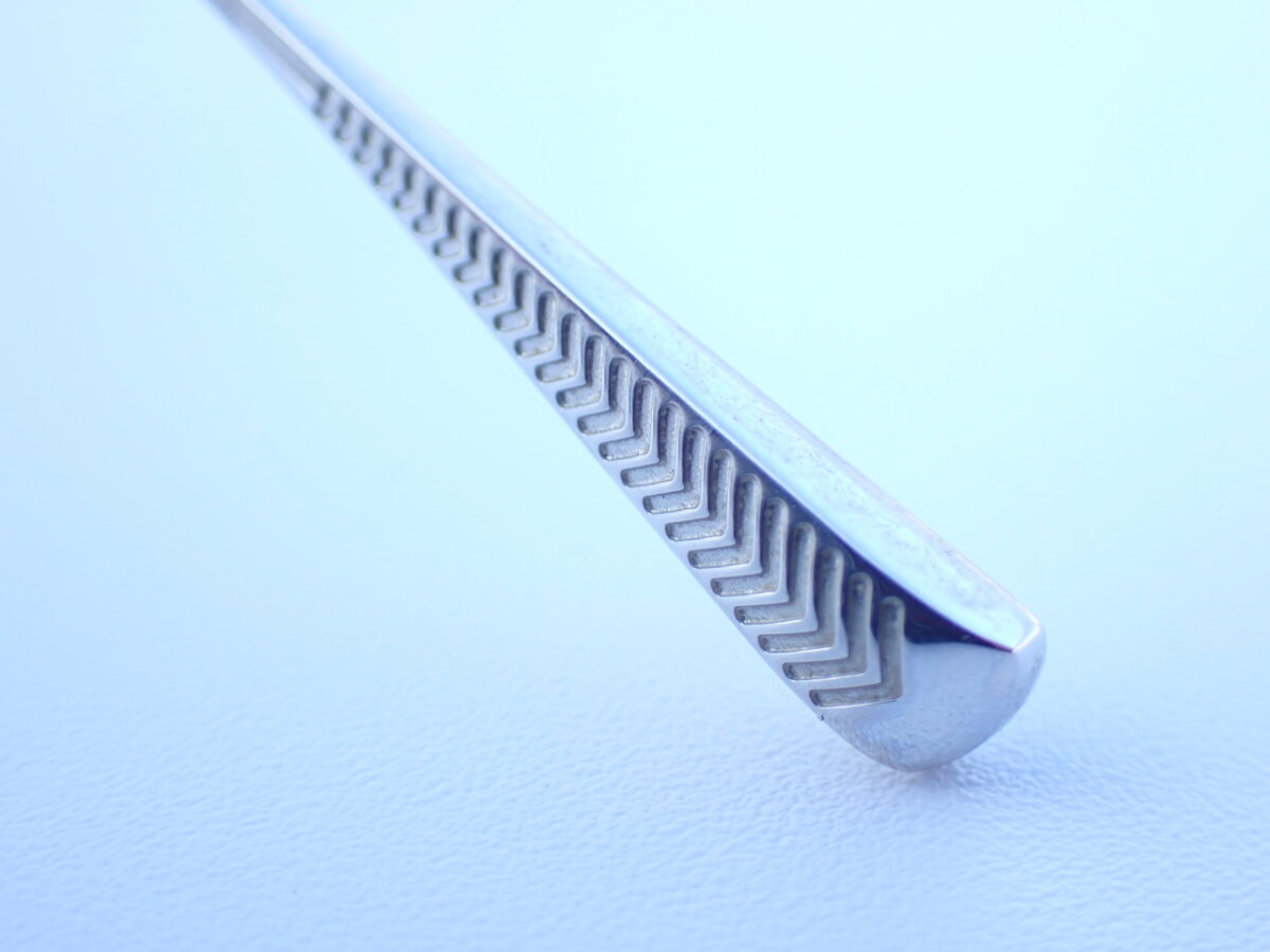 彫刻とラインが美しいメガネ|EYEVAN(アイヴァン)「Safari」-EYEVAN