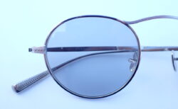 彫刻とラインが美しいメガネ｜EYEVAN(アイヴァン）「Safari」