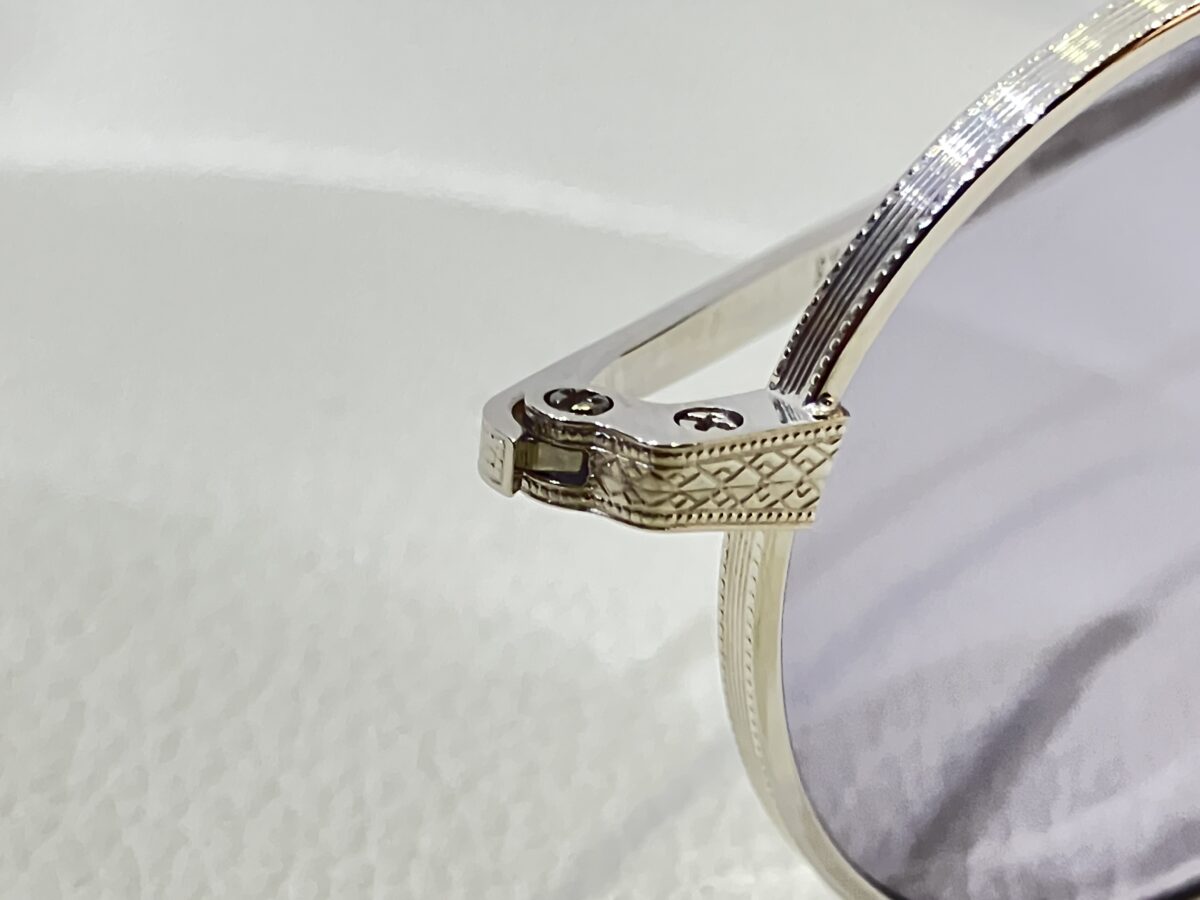 画像 彫刻とラインが美しいメガネ|EYEVAN(アイヴァン)「Safari」-EYEVAN