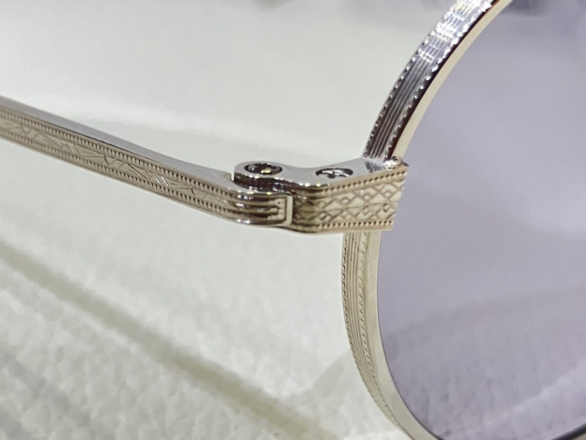 画像 彫刻とラインが美しいメガネ|EYEVAN(アイヴァン)「Safari」-EYEVAN