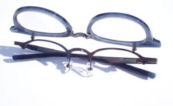 メタルとプラスチックフレームの跳ね上げスタイル｜999.9(フォーナインズ) M-400