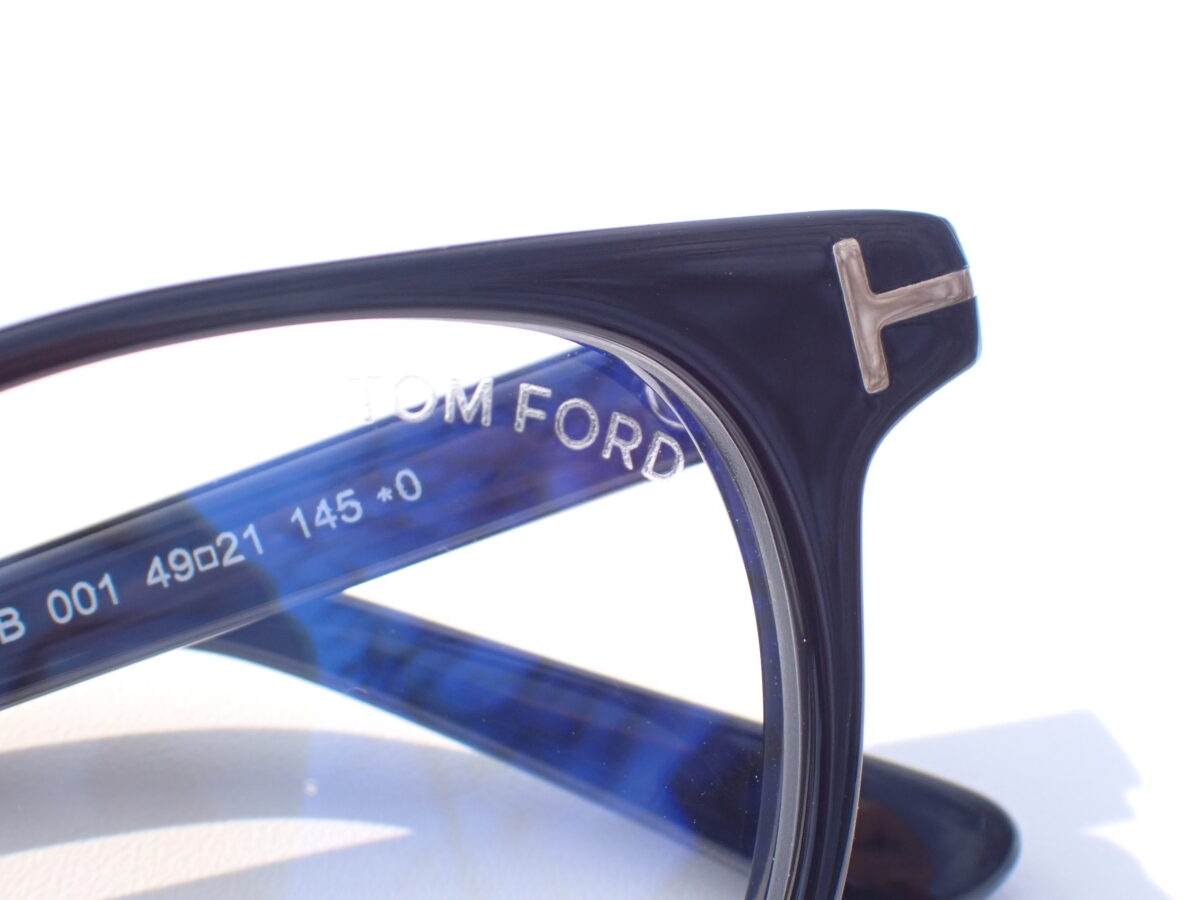 珍しいセルオーバル|TOMFORD(トムフオード)「TF6112-D-B」-TOM FORD
