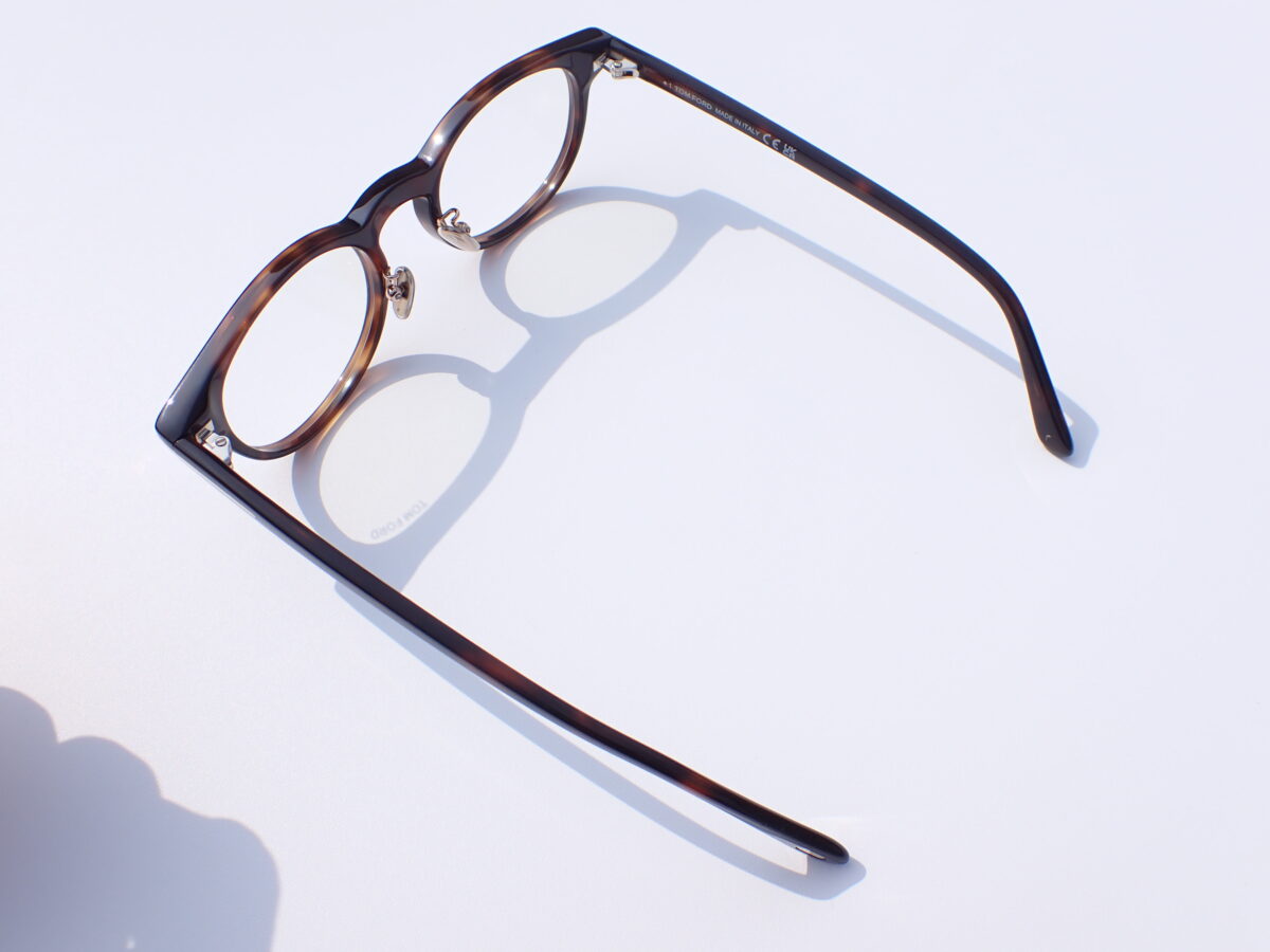 珍しいセルオーバル|TOMFORD(トムフオード)「TF6112-D-B」-TOM FORD