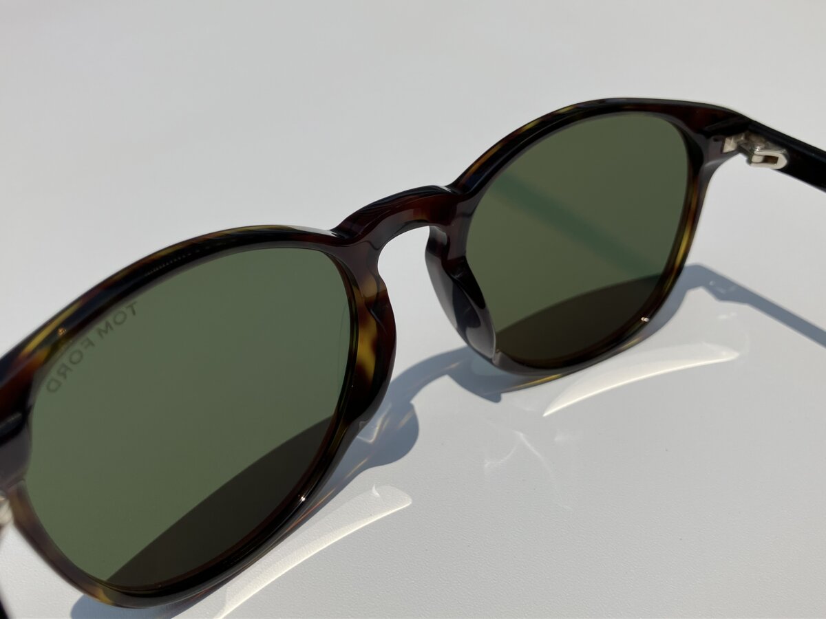 程よい丸みのサングラス｜TOM FORD(トムフォード) TF1097-TOM FORD 