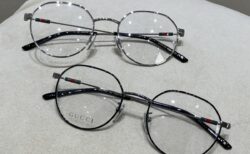 円柱状のウェブストライプパーツが、アクセント｜GUCCI ｜「GG21410K」
