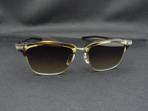 999.9（フォーナインズ） F-01MとF-02Mを比べる-999.9 feelsun 