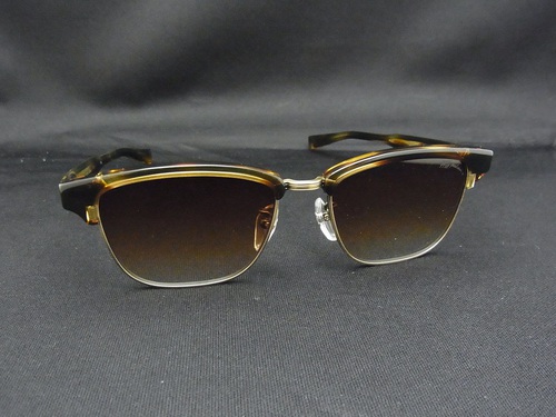 999.9（フォーナインズ） F-01MとF-02Mを比べる-999.9 feelsun 