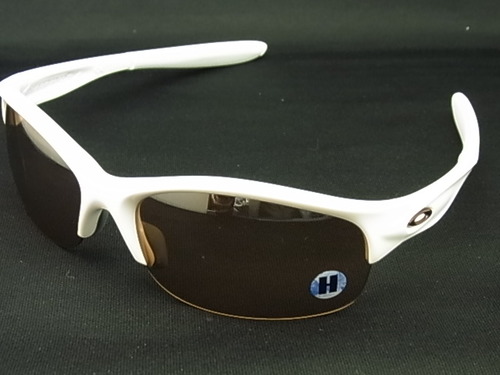雪なので白のサングラスでも・・・-OAKLEY 
