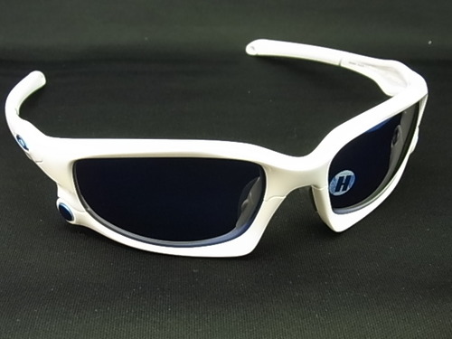 雪なので白のサングラスでも・・・-OAKLEY 
