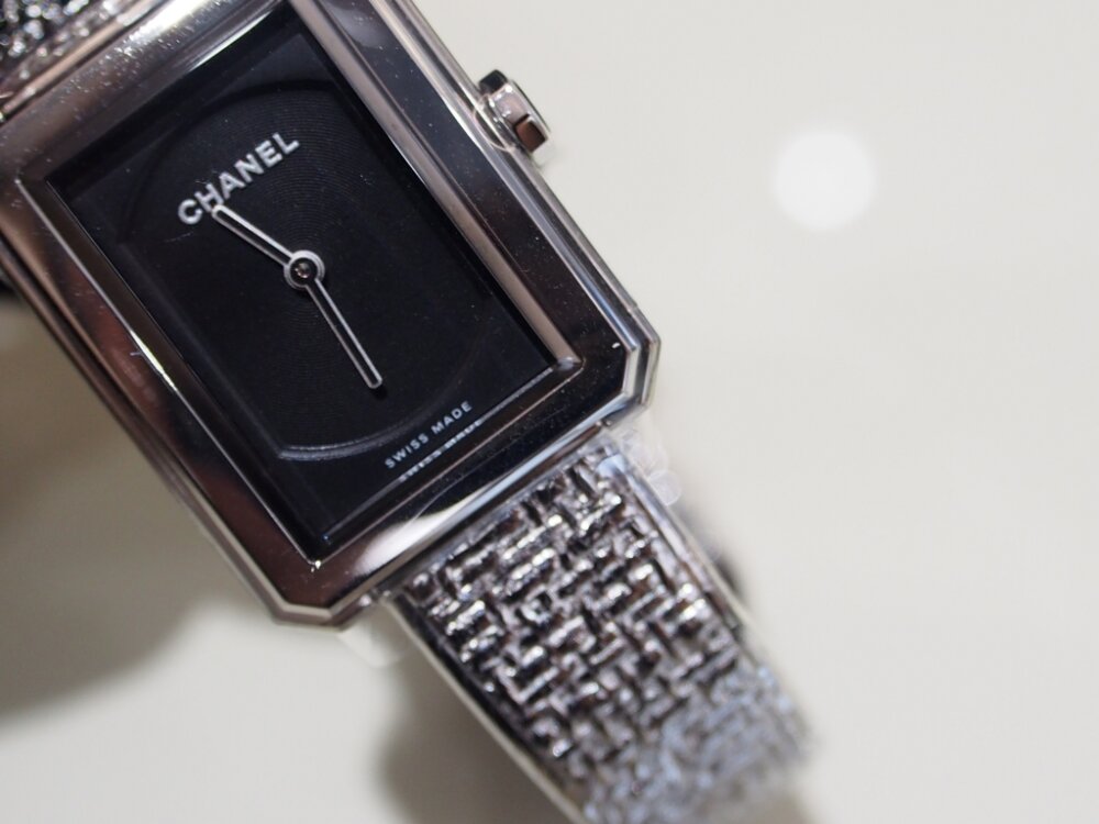 CHANEL ツイード　キュイブレ　01 新品未使用 CHANELツイードキュイヴレ01アイシャドウ シーズン