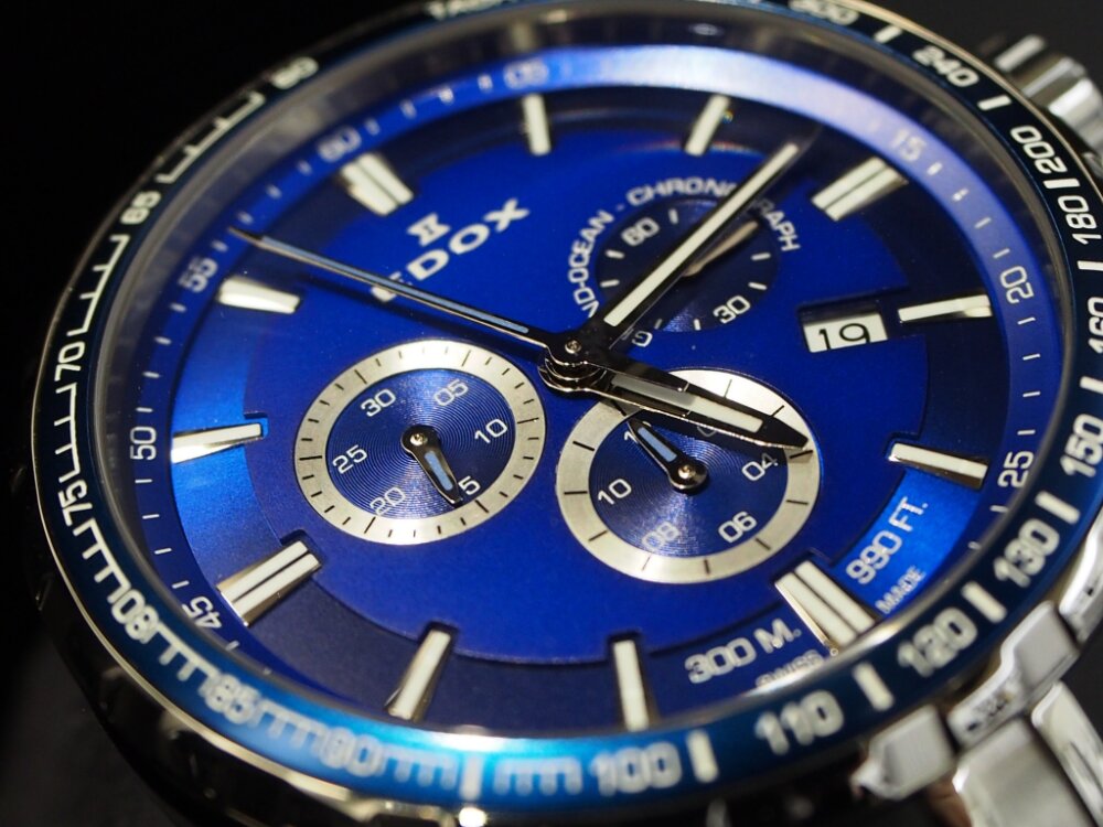 鮮やかなブルーが目を惹きます！！EDOX「グランドオーシャン クロノ