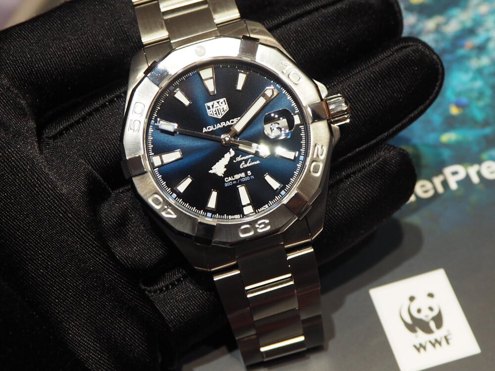 カ*ル様 【限定生産】試着のみ TAG Heuer アクアレーサー 自動巻き腕時 タグ・ホイヤーの腕時計「アクアレーサー」コンパクトケースの新作