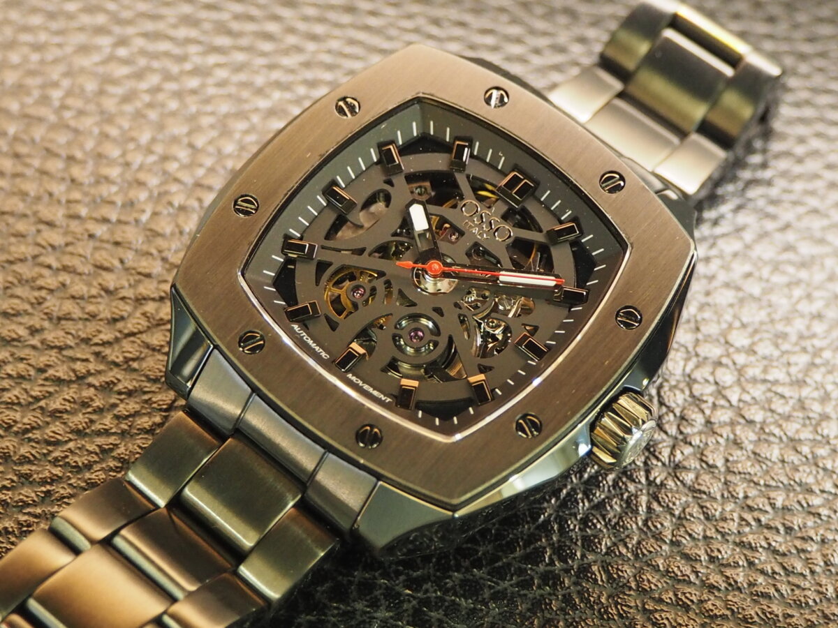 男らしいスケルトンの時計「OSSO ITALY ヴィゴローソ」 ｜ oomiya