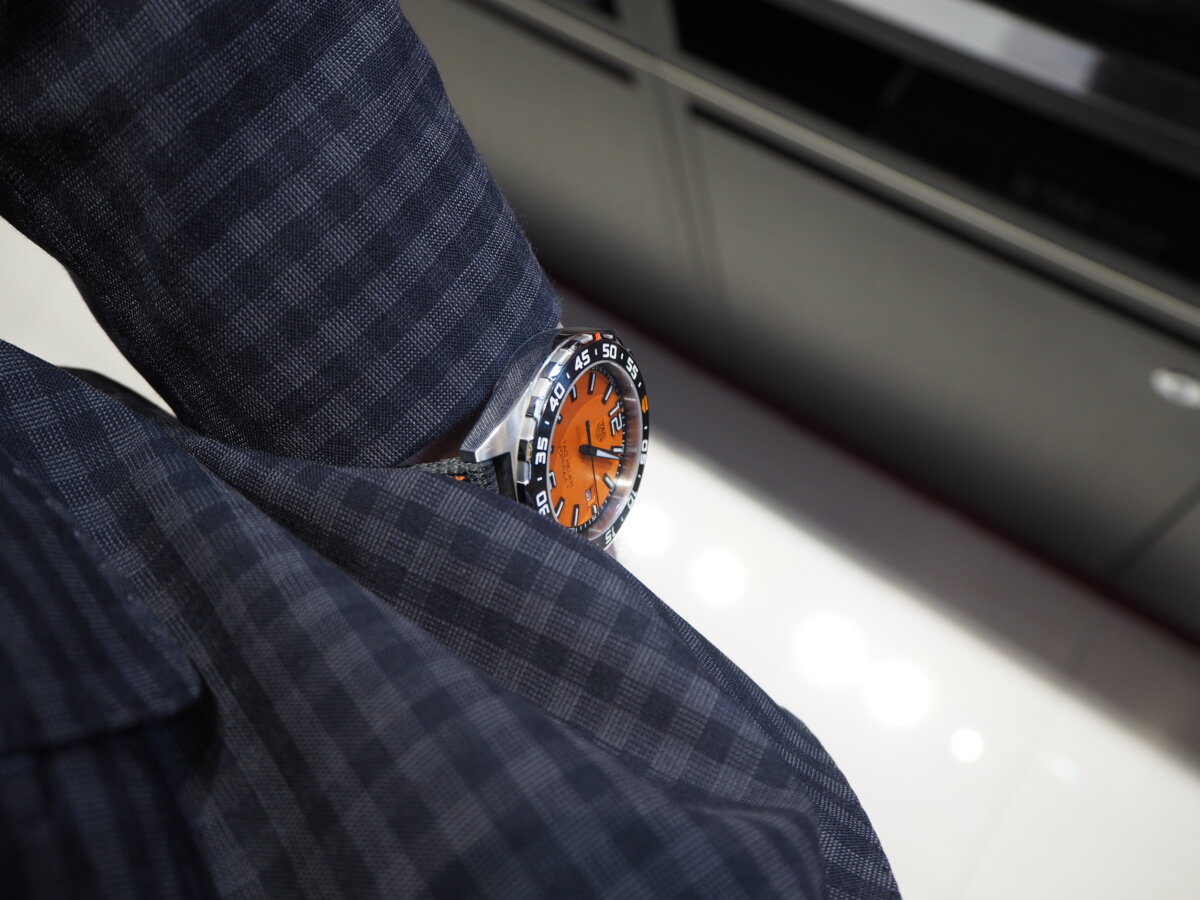 最新作】オレンジカラーが遊び心を擽る…。タグ・ホイヤー