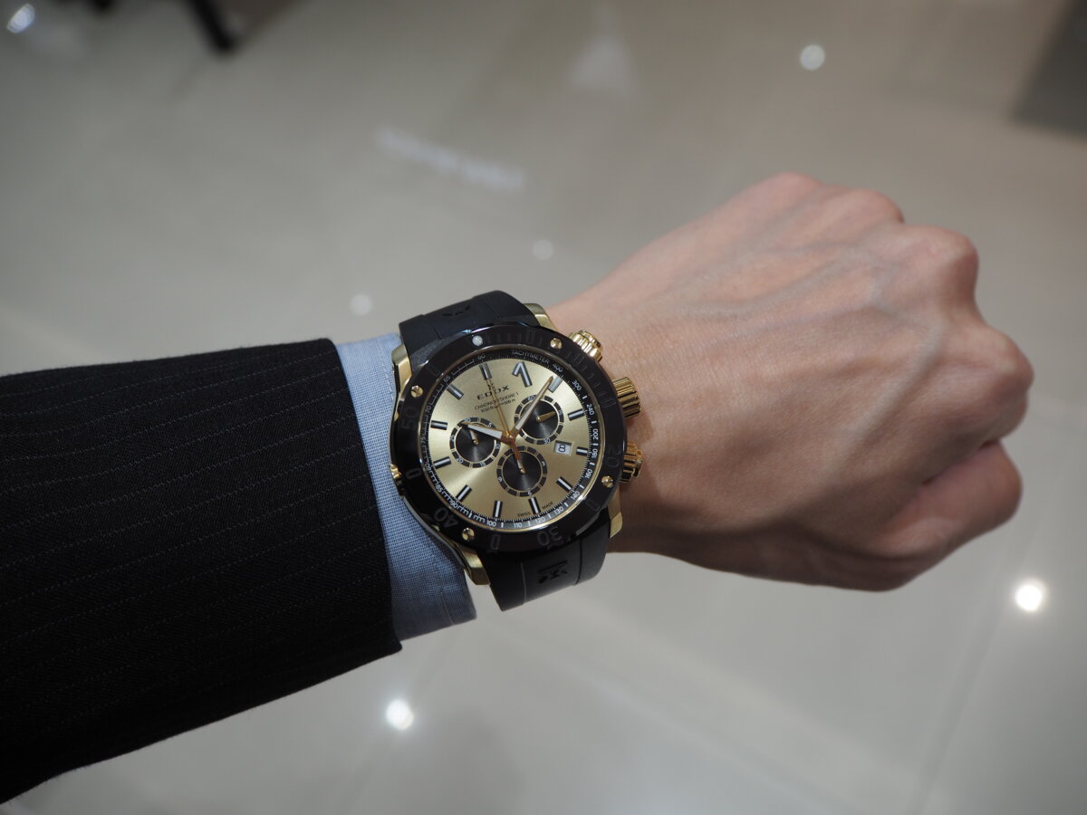 ラグジュアリーな休日を楽しむ時計「EDOX クロノオフショア1 クロノ