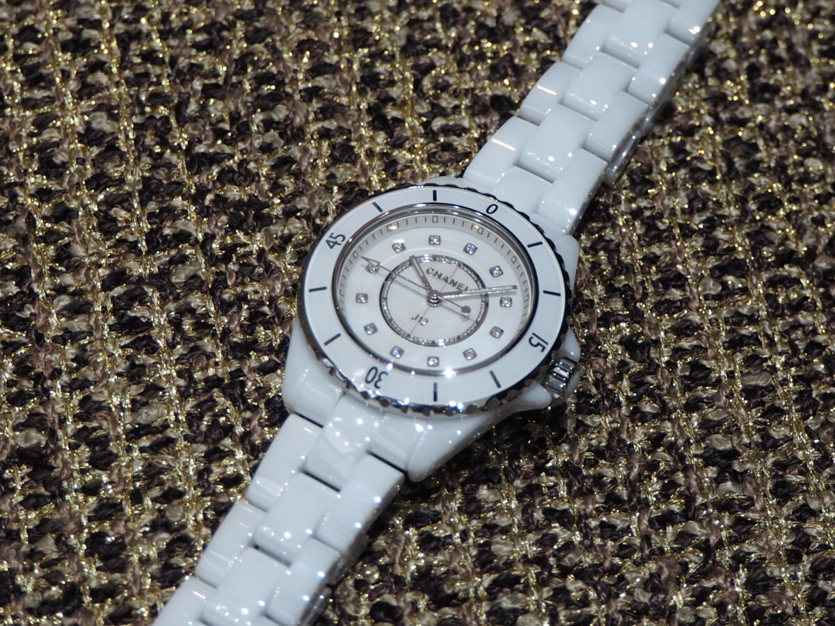 CHANEL クォーツ時計 シルバー 花模様 CHANEL - シャネル CHANEL J12 レディース クォーツ 腕時計
