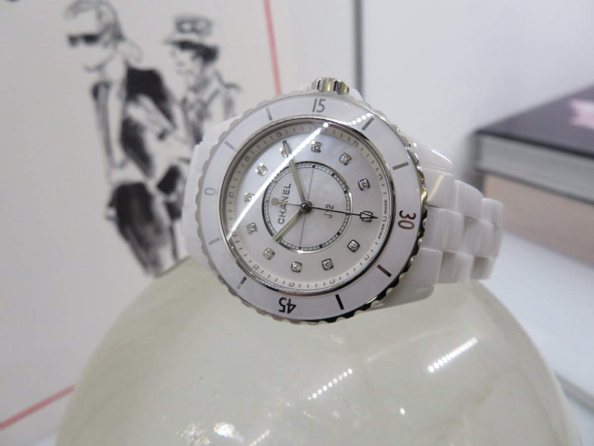 J12 キャリバー 12.2, 33mm - ホワイト セラミック | CHANEL
