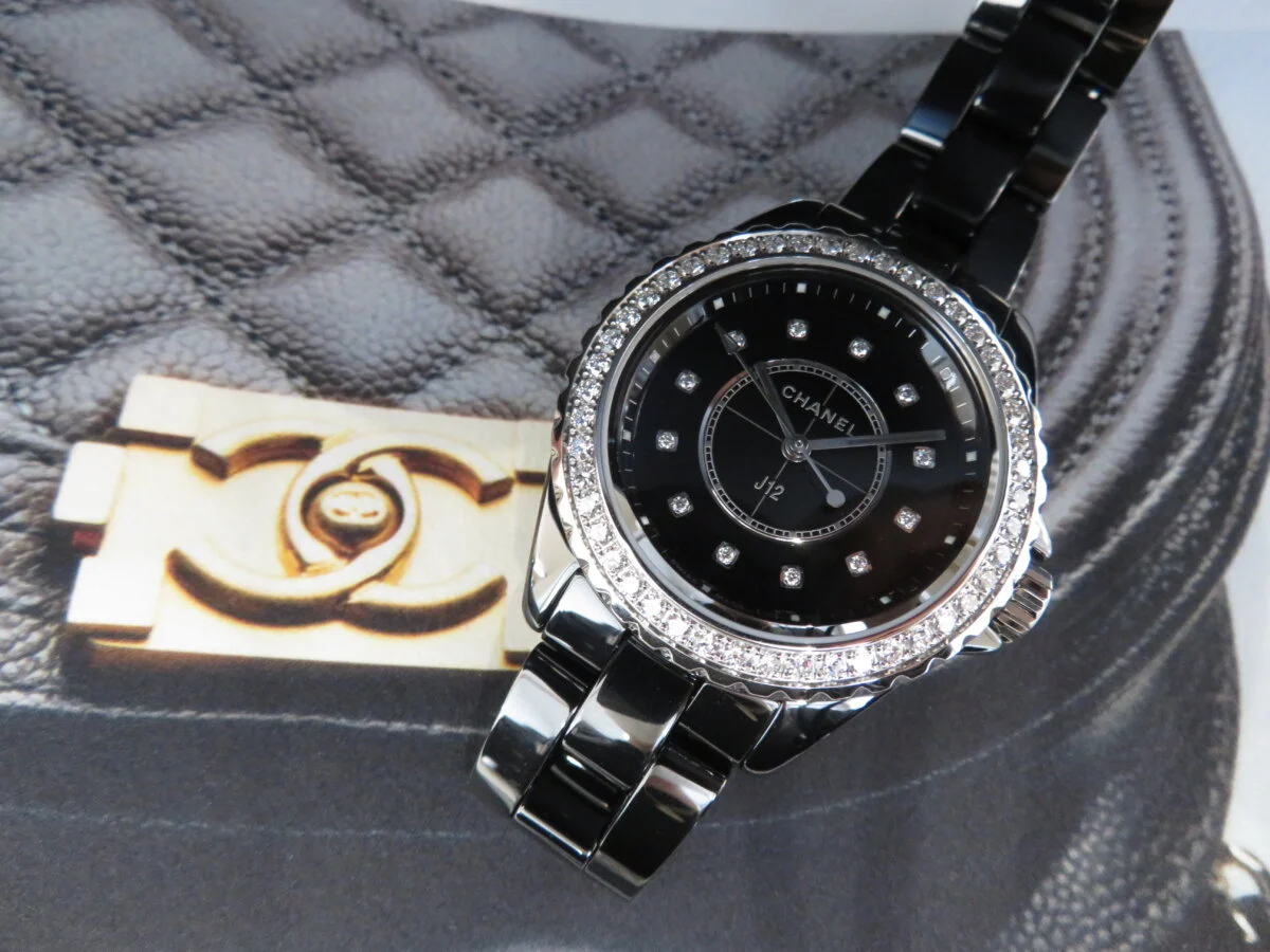 CHANEL】スタイルの革命をもたらしたウォッチ「J12 33㎜」 ｜ oomiya