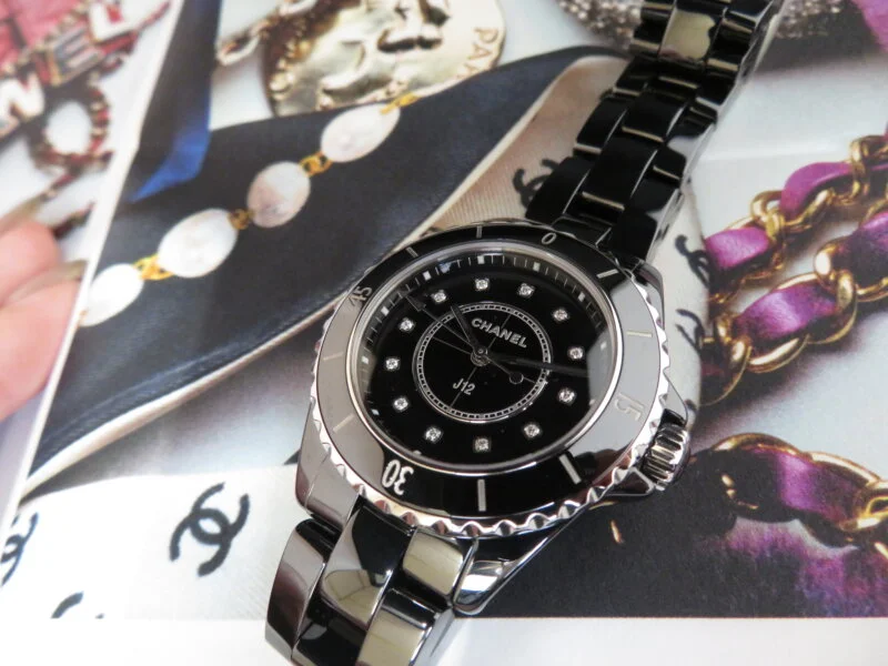 CHANEL】時計業界の絶対的な定番「J12 33㎜」 ｜ oomiya 鹿児島店ブログ
