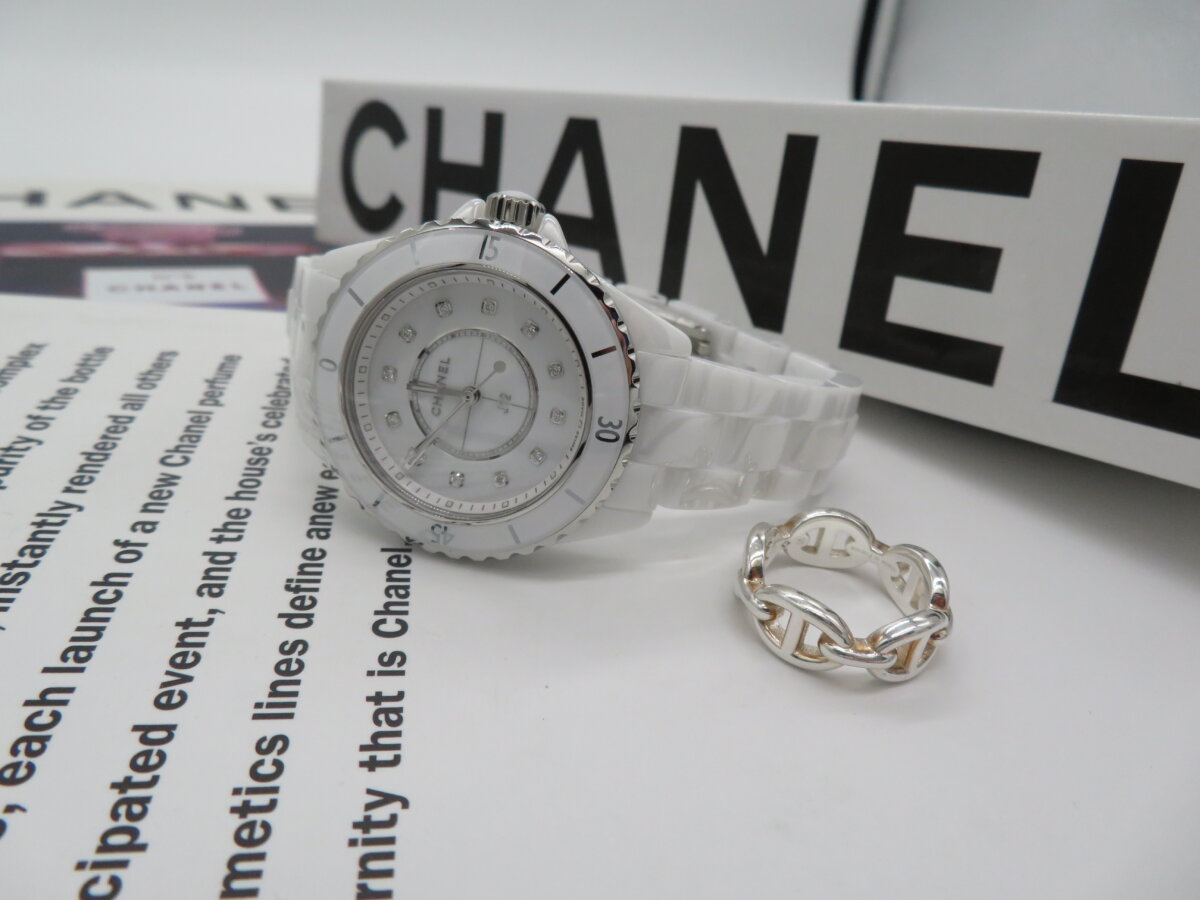 白ジャム　4本 CHANEL】ホワイトセラミックの美しさが続く人気モデル「J12 33