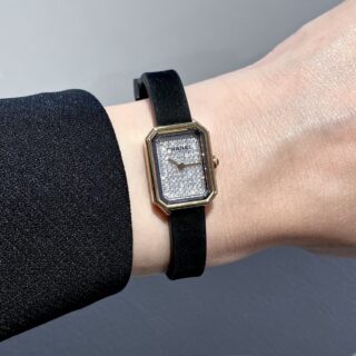 【 シャネル 】贅沢にダイヤモンドが敷き詰められた「プルミエール ヴェルヴェット」をご紹介。