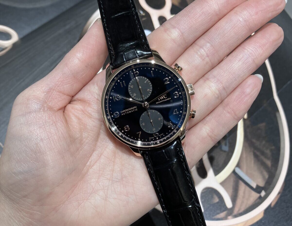IWC純正サントーニ社製アリゲーターストラップ/ポルトギーゼ　クロノグラフ サントーニストラップに付け替え♪ | STAFF BLOG | BASIS