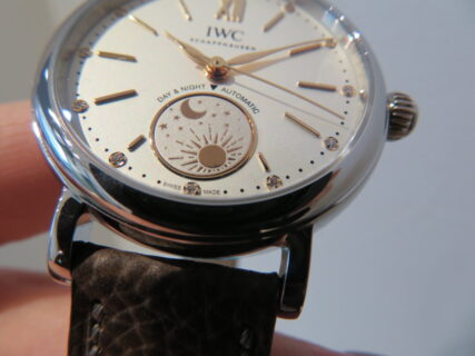 【 IWC 】太陽と月との永遠のダンスを腕に乗せて…気品ある「ポートフィノ・オートマティック デイ＆ナイト 34」