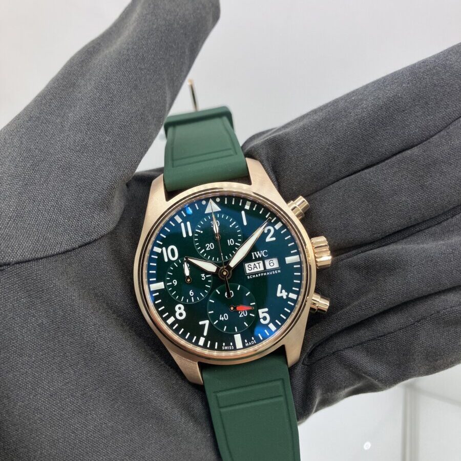 【 IWC 】飛行士のための計器として考案された「パイロット・ウォッチ」から個性的なモデルをご紹介。-IWC -IMG_4660-edited