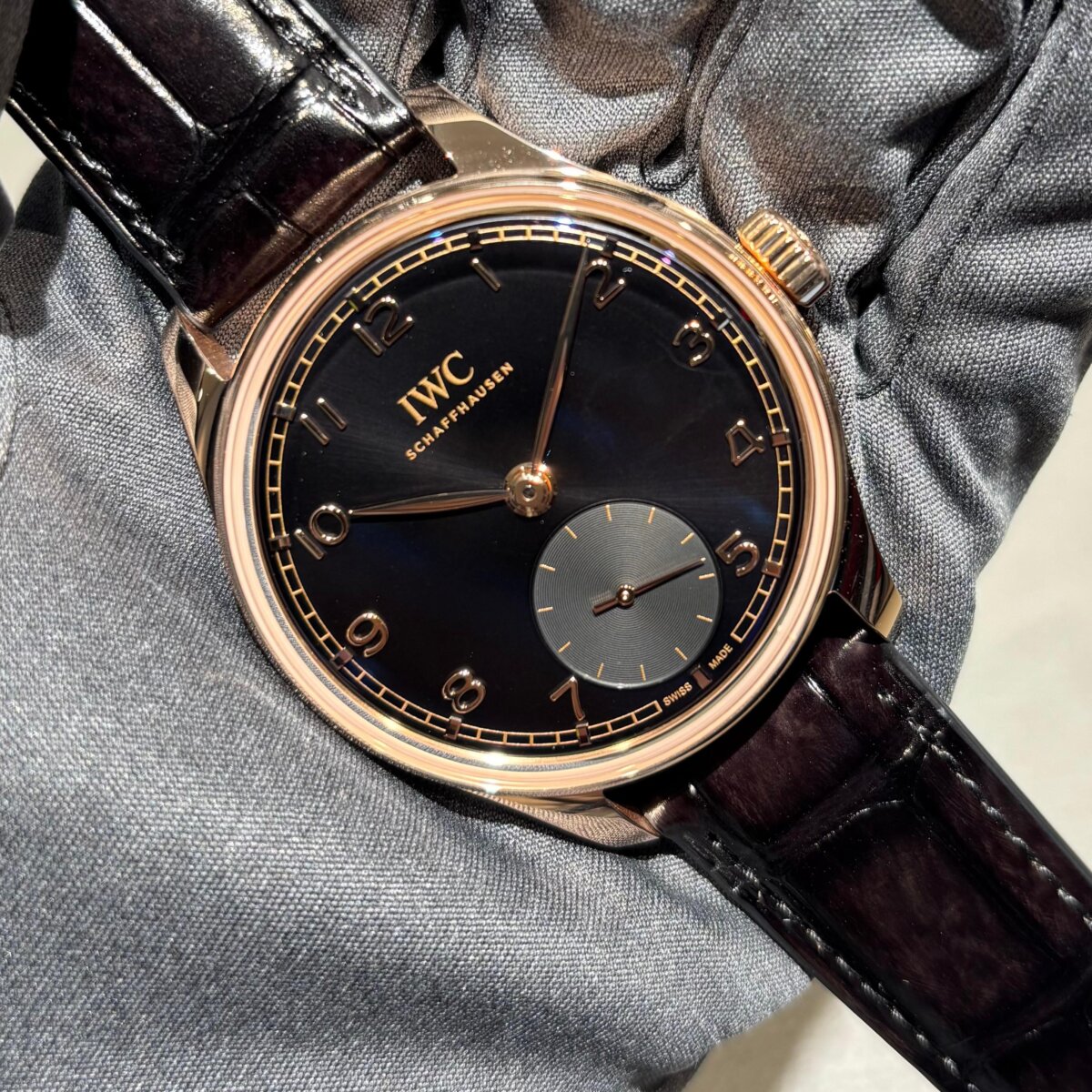 【 IWC 】黒曜石の艶やかな文字盤とレッドゴールドの華やかな組み合わせ「ポートフィノ・オートマティック 40」-IWC -IMG_0293