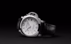 【パネライ】見た目はそのまま、普段使いしやすいユニセックス時計…。「PAM01371」