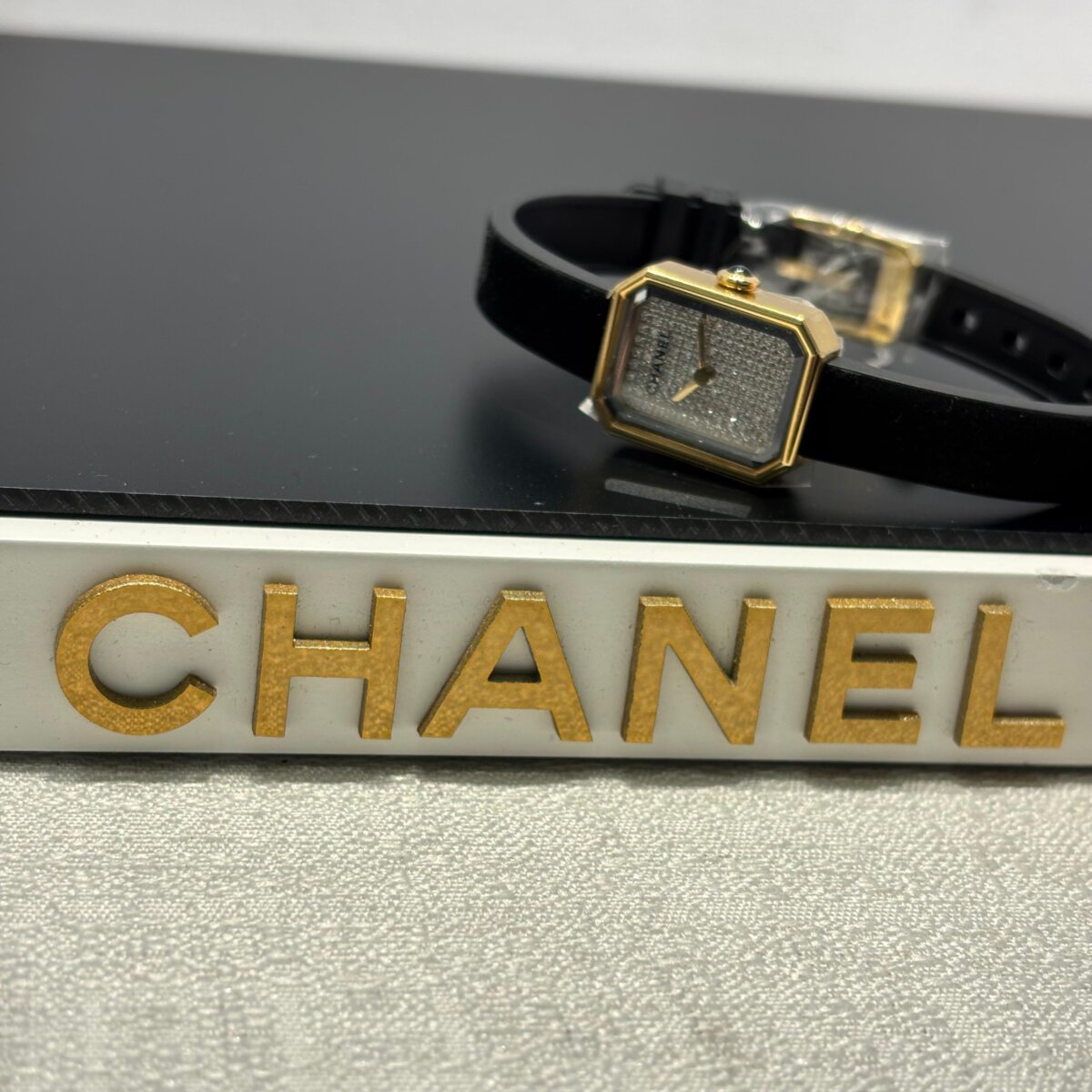【 シャネル 】ダイヤモンドが贅沢に敷き詰められた「プルミエール ヴェルヴェット」-CHANEL -IMG_0353