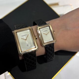 【 シャネル 】上品なベージュゴールドが人気の「ボーイフレンド」サイズ比較