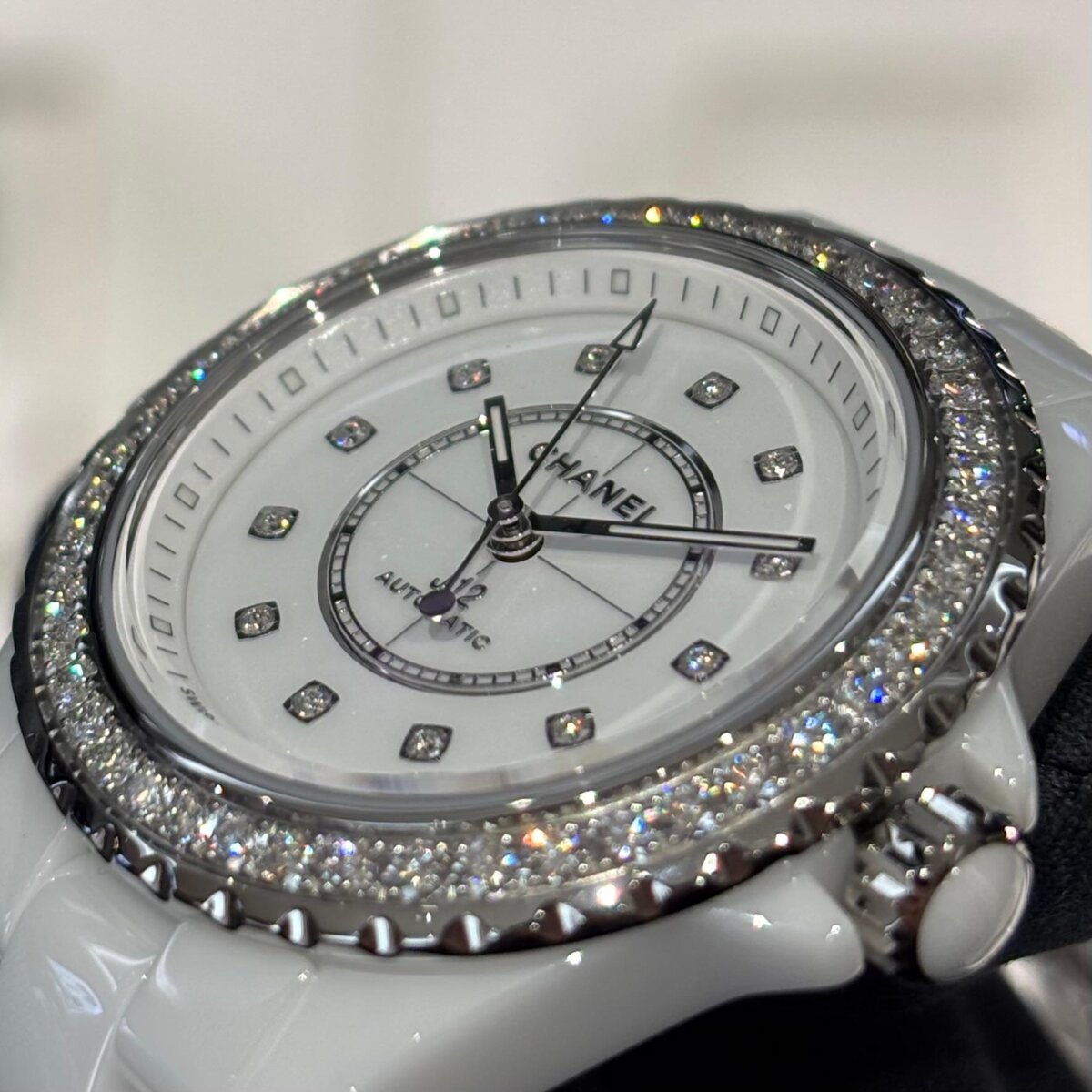 【 シャネル 】J12 33mmの新解釈。キャリバー12.2を搭載した「ダイヤモンド ベゼル」-CHANEL -IMG_0710