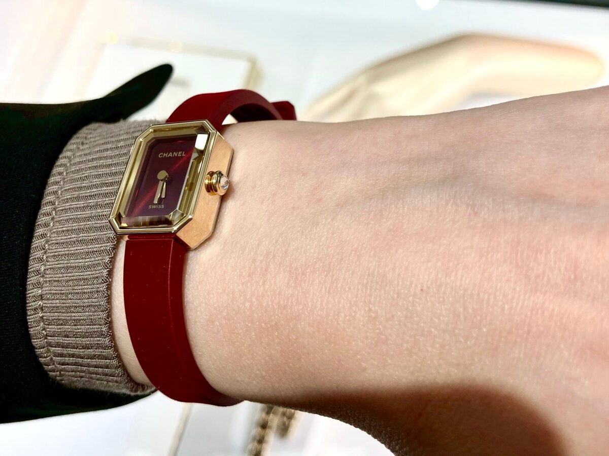 画像 【 シャネル 】鮮やかで大胆な赤…2026年 新作「プルミエール リボン レッド」 入荷いたしました!!-CHANEL -IMG_1202