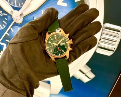 【 IWC 】一歩先の大人の個性が光る「レッドゴールド×グリーン」のパイロット・ウォッチ・ クロノグラフ41