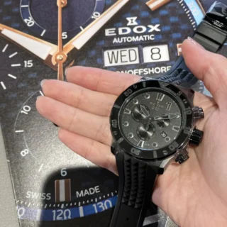【 EDOX 】水深1,000ⅿ「漆黒の深海」をイメージした「クロノオフショア 1」日本限定モデルとは。
